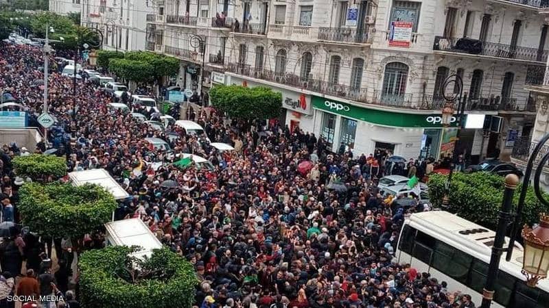 الحراك الجزائري ينبعث من جديد وسط تخبط السلطات