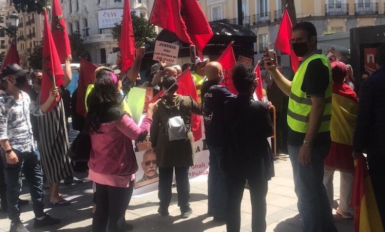 القضاء الإسباني ينفي استدعاء غالي .. ومغاربة يتظاهرون أمام المحكمة الوطنية الاسبانية