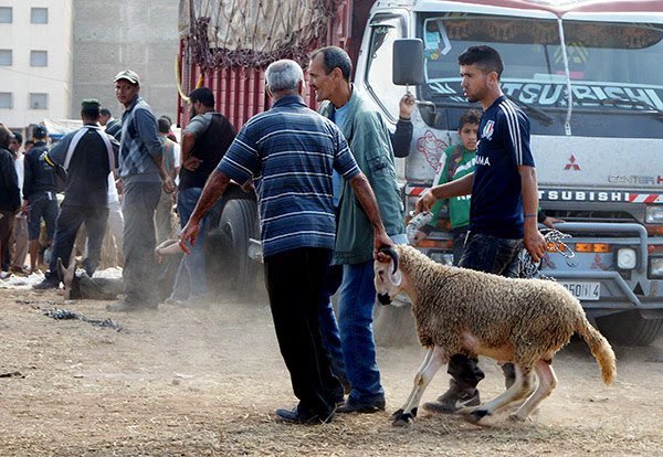 بعد تسبيق الأجور.. تخوفات لدى المغاربة من كيفية تدبير شهر غشت